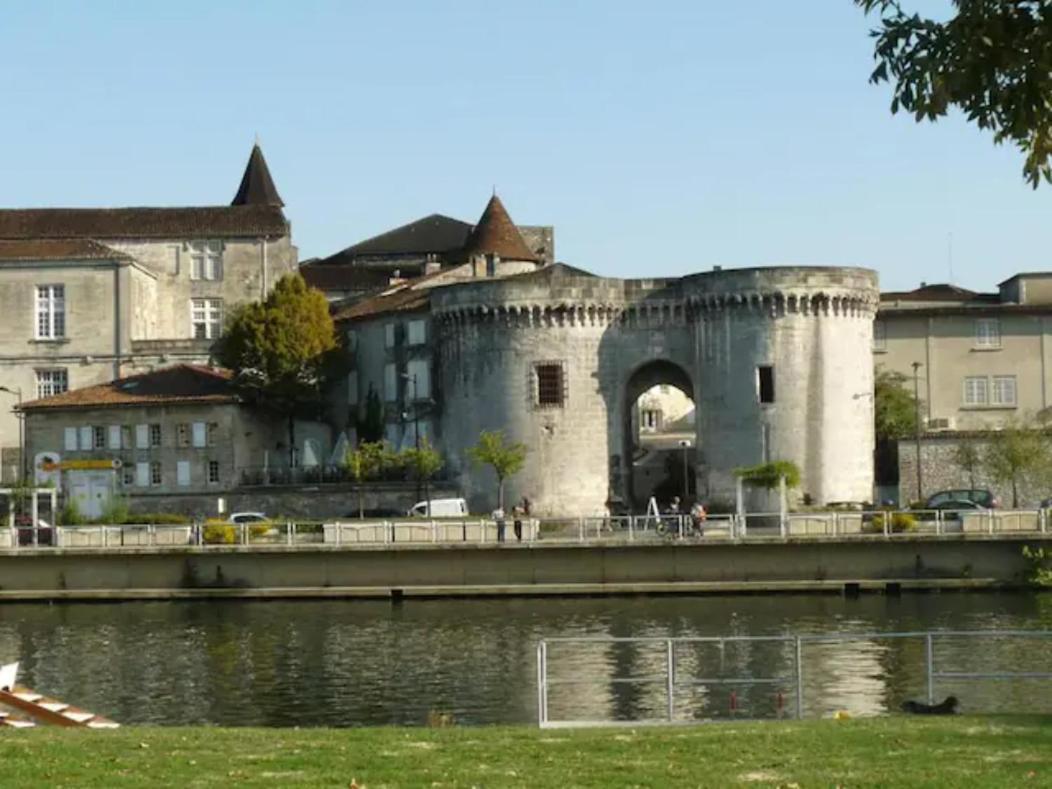 Le Charmant # Coeur De Cognac # Courette Luaran gambar